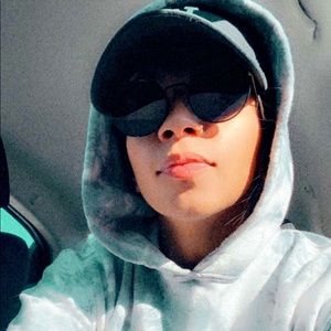 Meet your Posher, Desiree